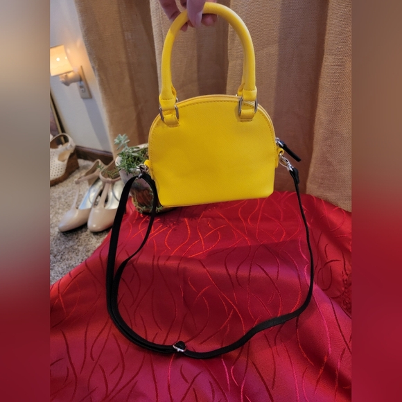 Despicable Me Minion Purse crossbody from Universal Studios. - Picture 6 of 14